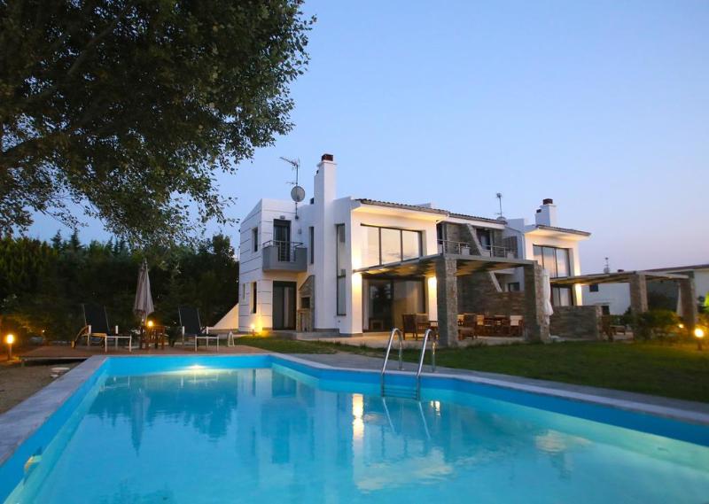 Sunny Sani Luxury Villas - Oda