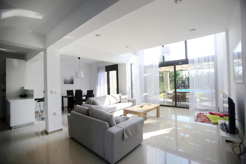 Sunny Sani Luxury Villas - Oda