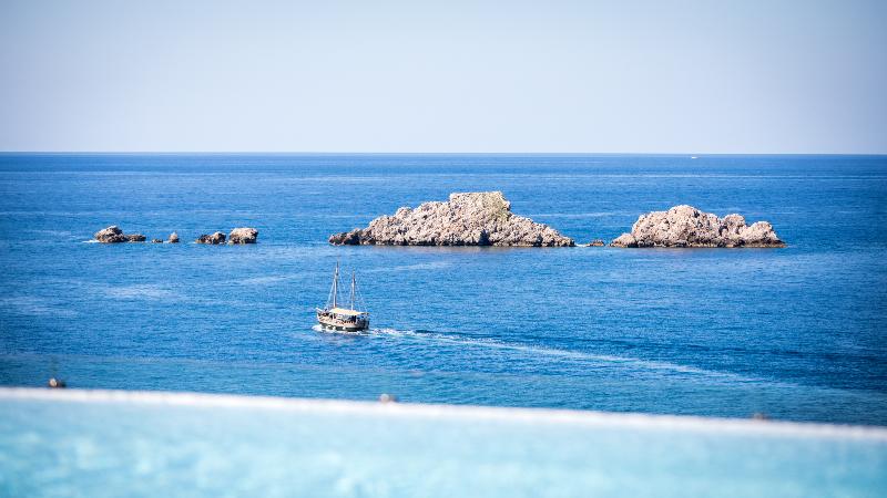 Royal Blue hotel - Genel