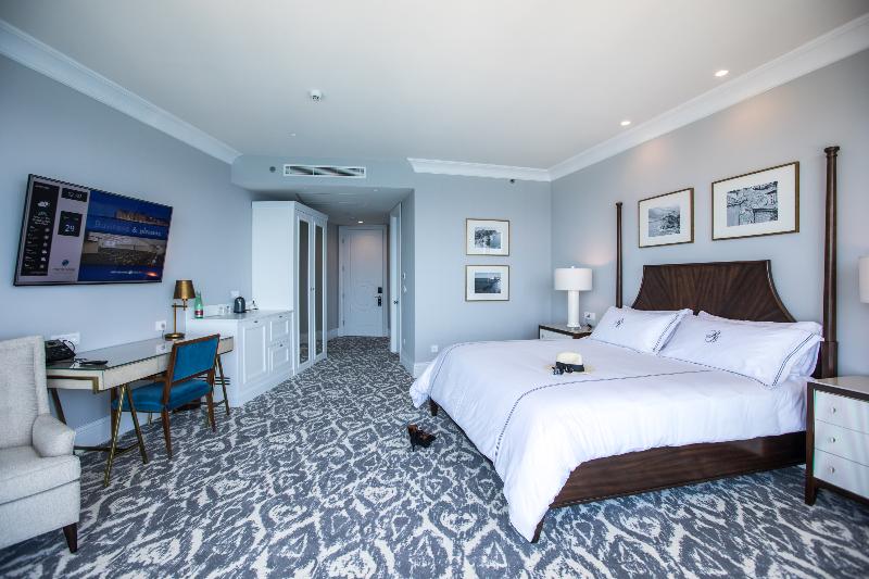 Royal Blue hotel - Oda