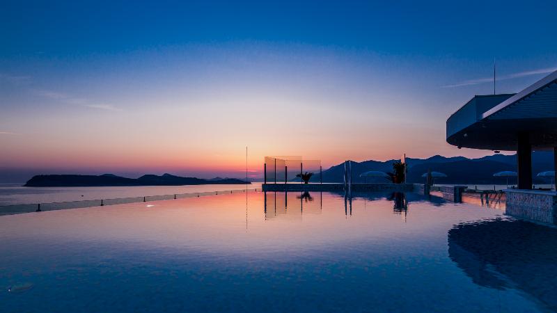 Royal Blue hotel - Havuz