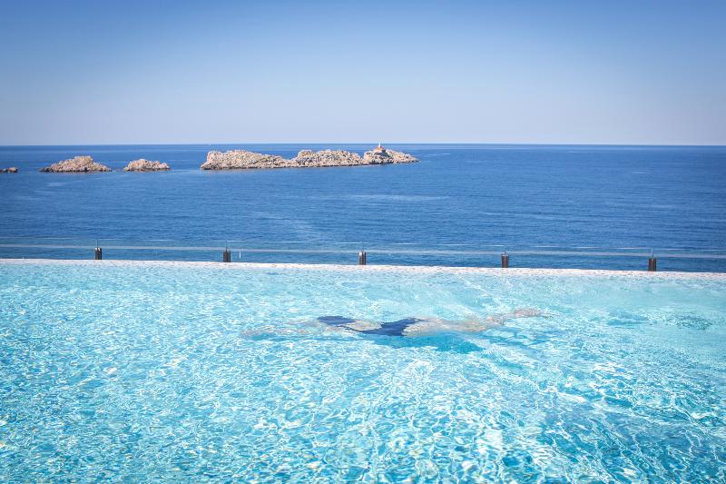 Royal Blue hotel - Havuz