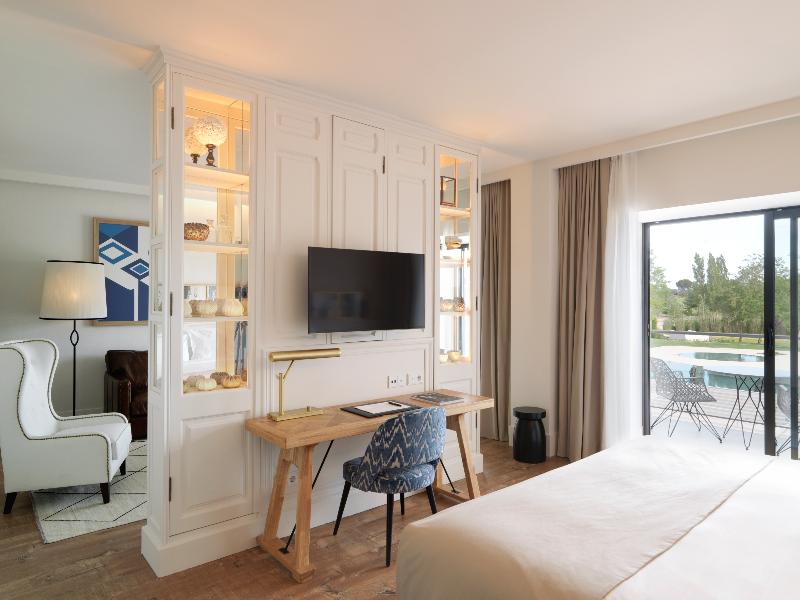 Hotel Camiral - Oda