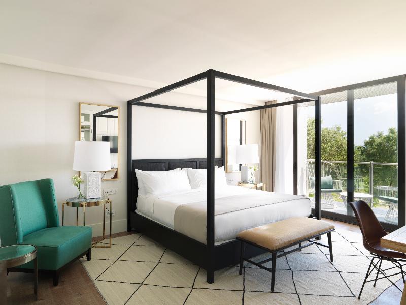 Hotel Camiral - Oda