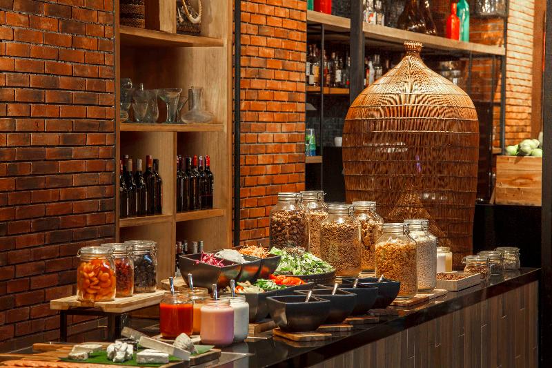 Movenpick Resort & Spa Jimbaran Bali - Restoran