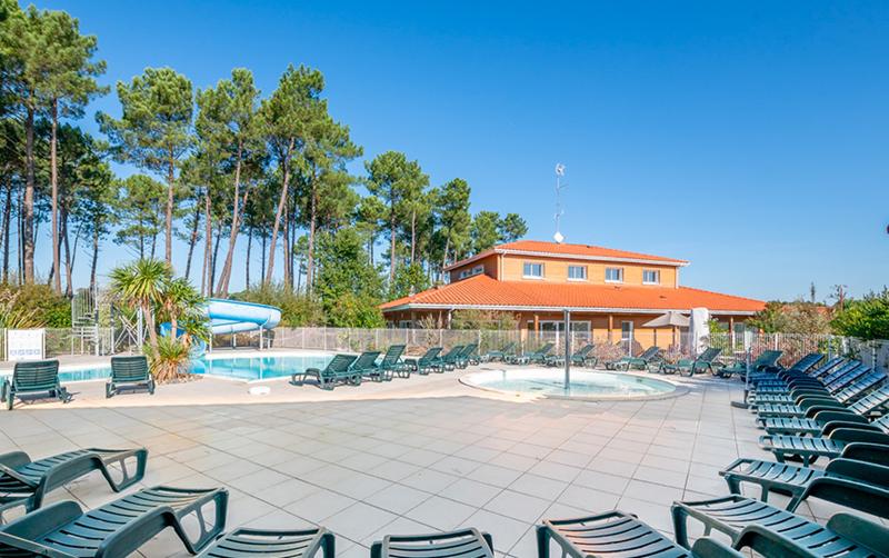 Le Domaine des Grands Lacs - Vacanceole - Havuz