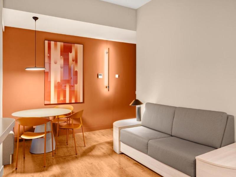 B&B Apartamentos Madrid Centro Fuencarral 46 - Lobi