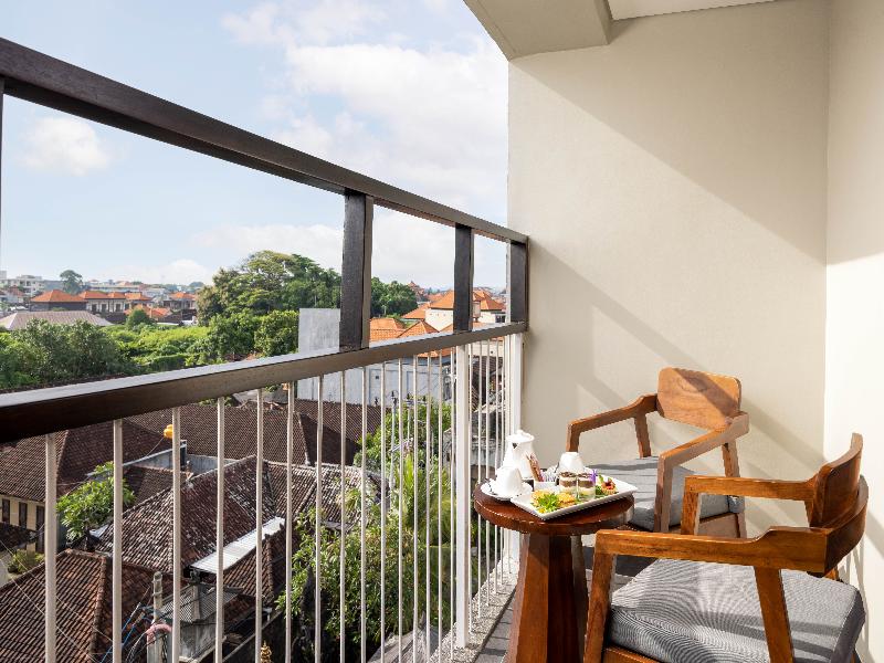J4 Hotels Legian - Oda