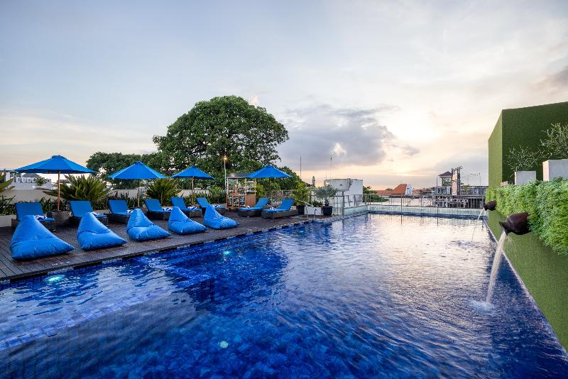 J4 Hotels Legian - Havuz
