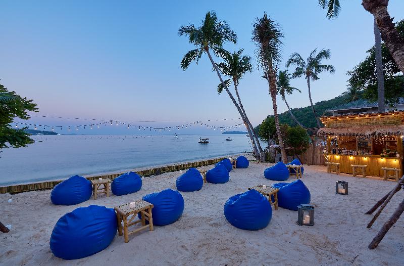 Bandara Phuket Beach Resort - Plaj