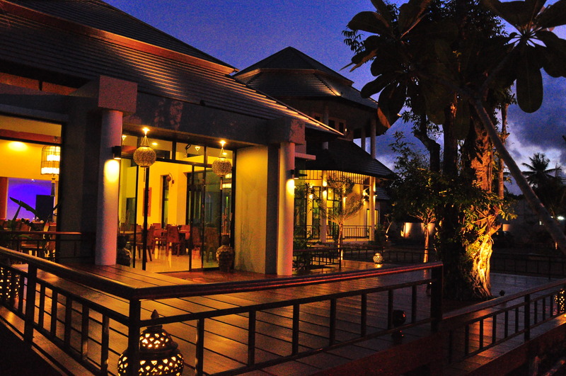 Navatara Phuket Resort SHA Extra+ - Teras