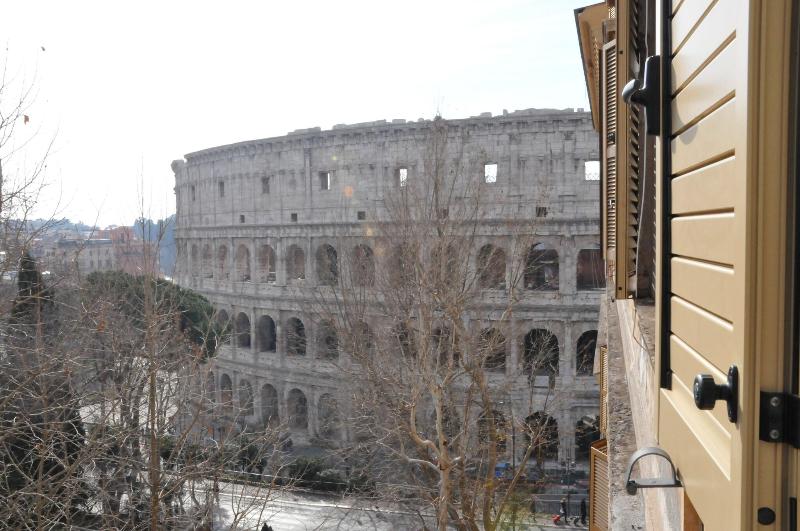 Colosseum Corner - Oda