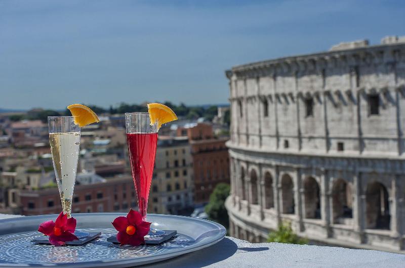 Colosseum Corner - Teras