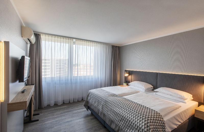Holiday Inn Dusseldorf-Neuss - Oda