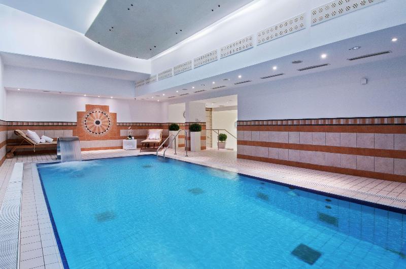 Hilton Munich Park - Havuz