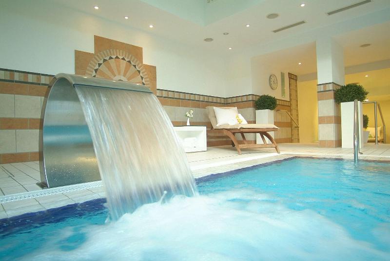 Hilton Munich Park - Havuz