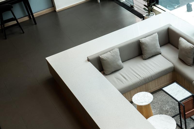 Aster Hotel and Residence by At Mind - Lobi