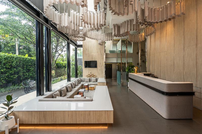 Aster Hotel and Residence by At Mind - Lobi