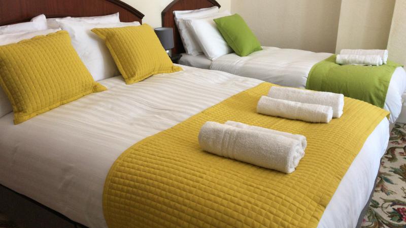 Pearl and Pebbles Hotel - Oda