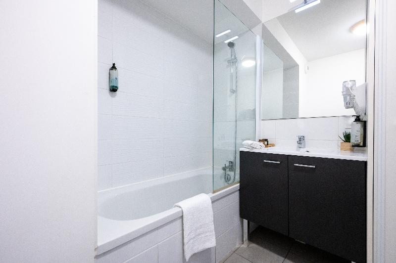 Nemea Appart Hotel Quai Victor Tours Centre - Oda