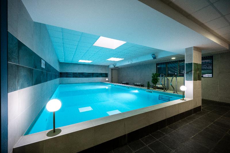 Nemea Appart Hotel Quai Victor Tours Centre - Havuz