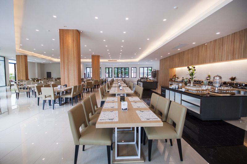 J Inspired Hotel Pattaya (SHA Extra Plus) - Restoran
