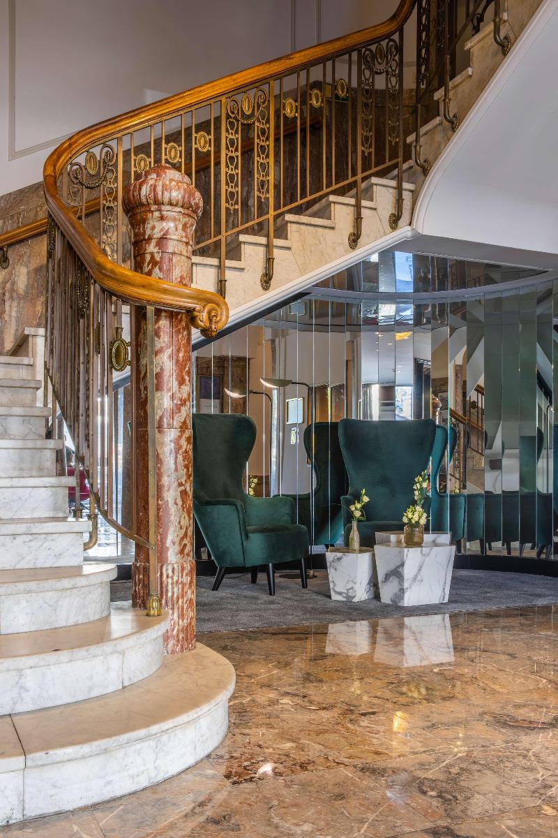 Radisson Blu Hotel Schwarzer Bock - Lobi