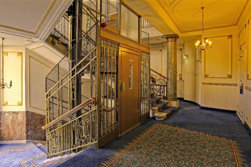 Radisson Blu Hotel Schwarzer Bock - Aktivite