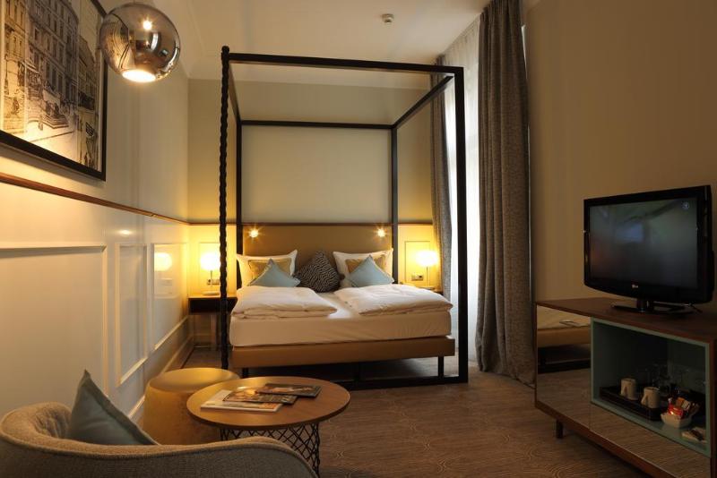 Radisson Blu Hotel Schwarzer Bock - Genel