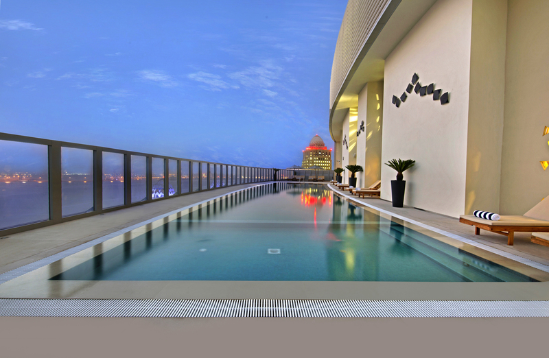 The Curve Hotel - Havuz