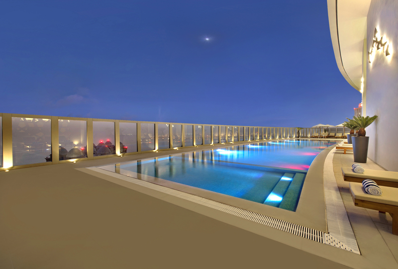 The Curve Hotel - Havuz