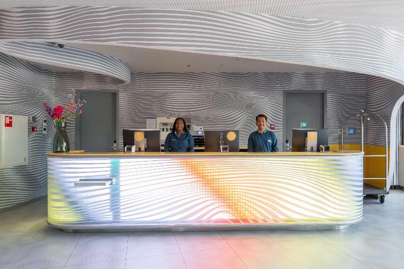 Park Inn By Radisson Amsterdam City West - Lobi