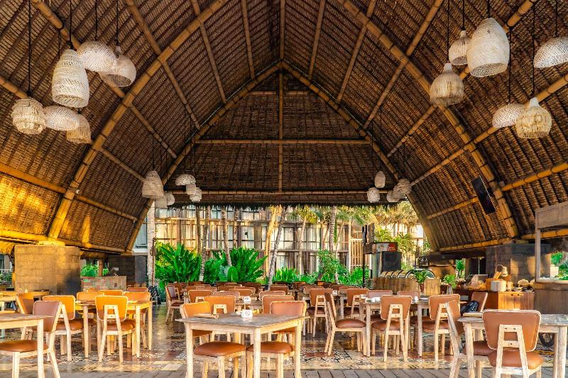 Wyndham Tamansari Jivva Resort - Restoran