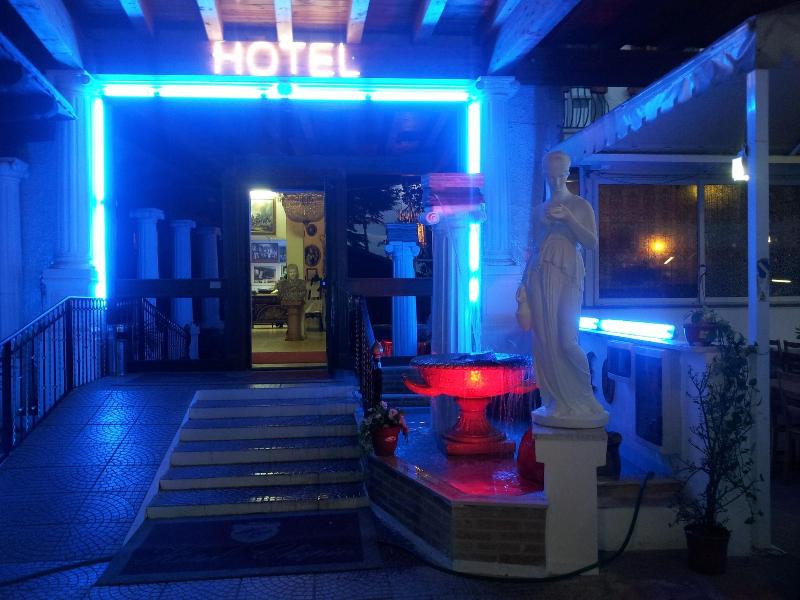 Hotel Chopin - Genel