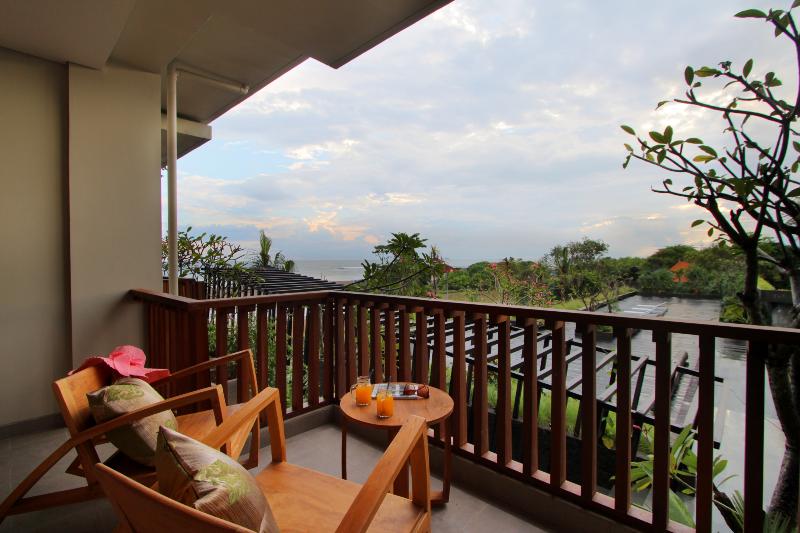 Swarga Suites Bali Berawa, Marclan Collection - Teras