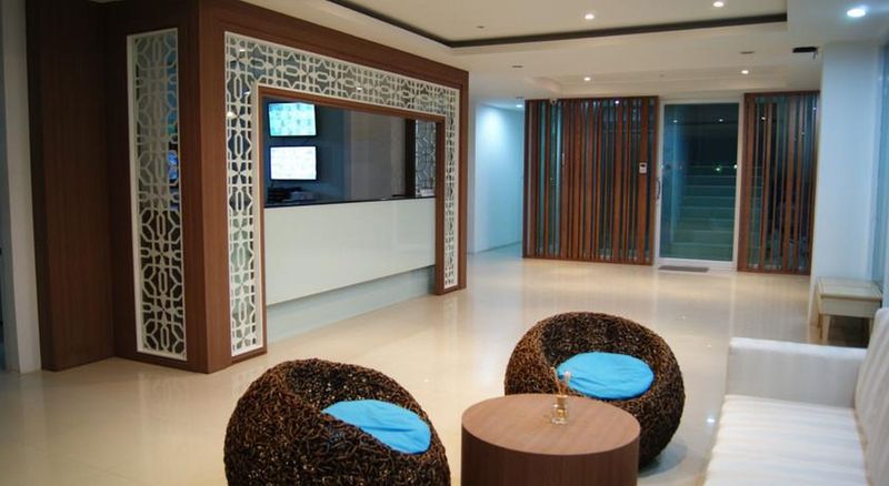 FX Hotel Pattaya - Lobi