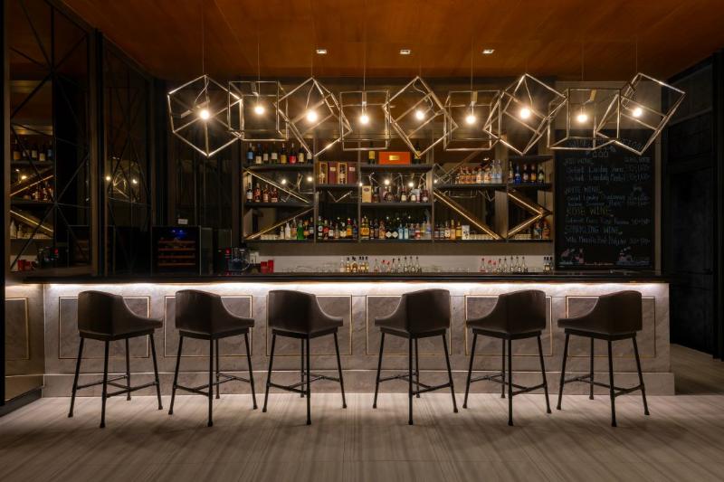 Mercure Bangkok Makkasan - Bar