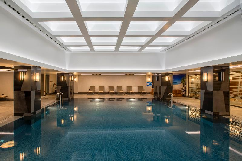 Golden Tulip Istanbul Bayrampasa (Halal Concept) - Havuz