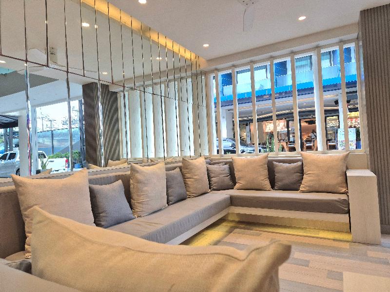 The Bloc Hotel - Lobi