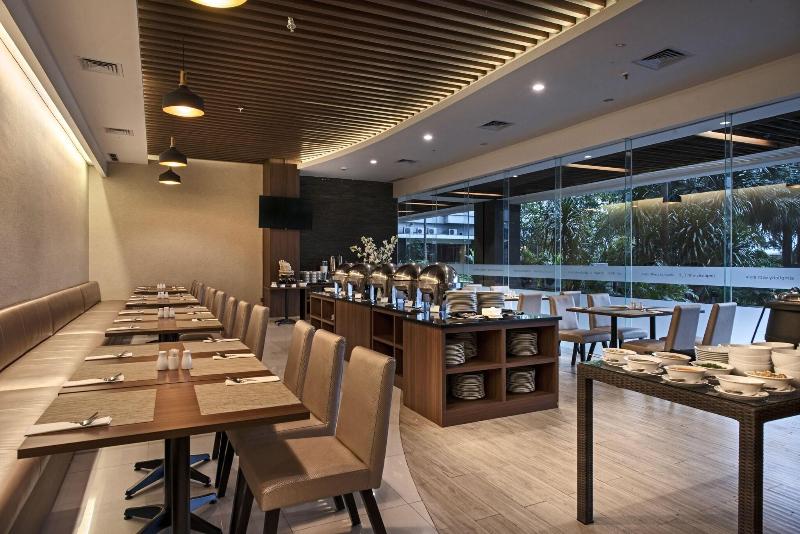 Grand Whiz Poins Square Simatupang - Restoran