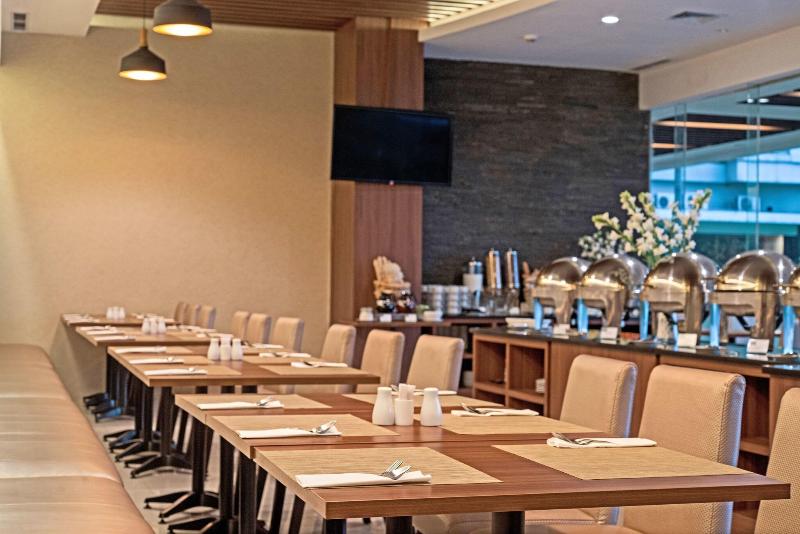 Grand Whiz Poins Square Simatupang - Restoran
