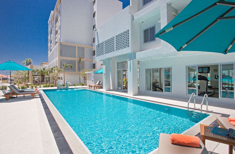 Recenta Phuket Suanluang - Havuz