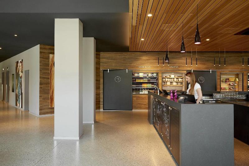 Moxy Munich Airport - Lobi