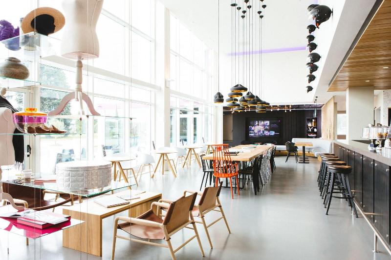 Moxy Munich Airport - Lobi