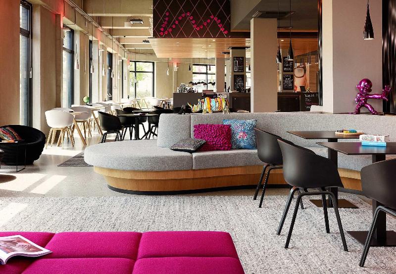 Moxy Berlin Ostbahnhof - Lobi