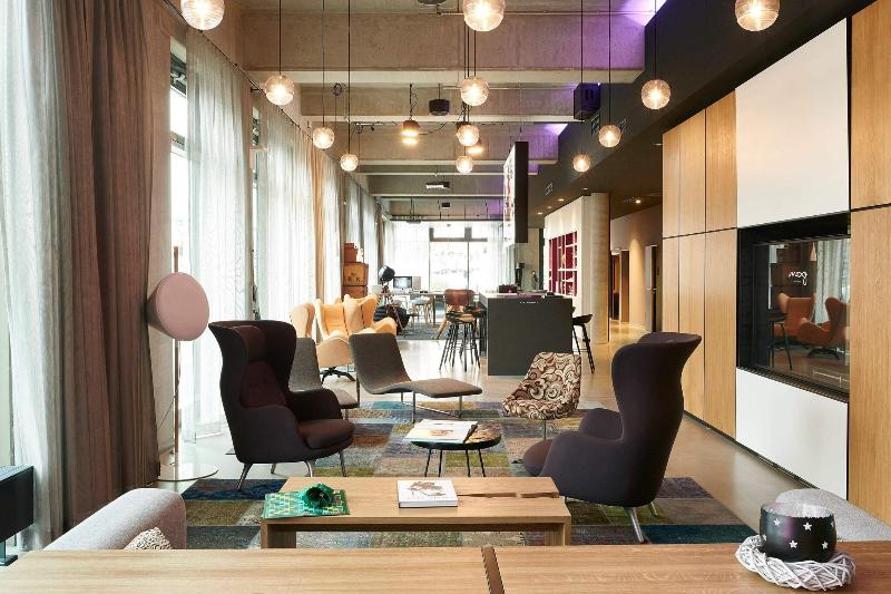 Moxy Berlin Ostbahnhof - Lobi