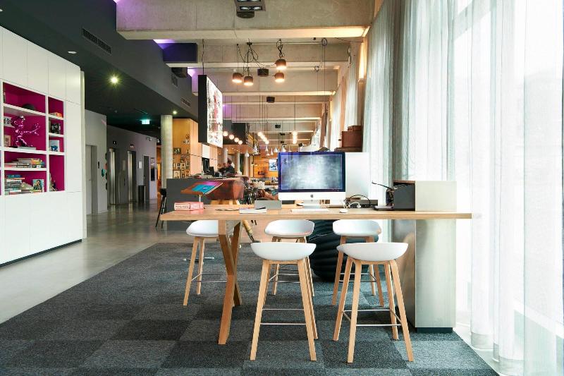 Moxy Berlin Ostbahnhof - Lobi