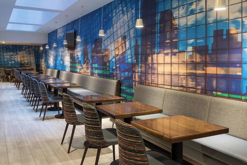 Fairfield Inn & Suites NY Manhattan/Central Park - Restoran