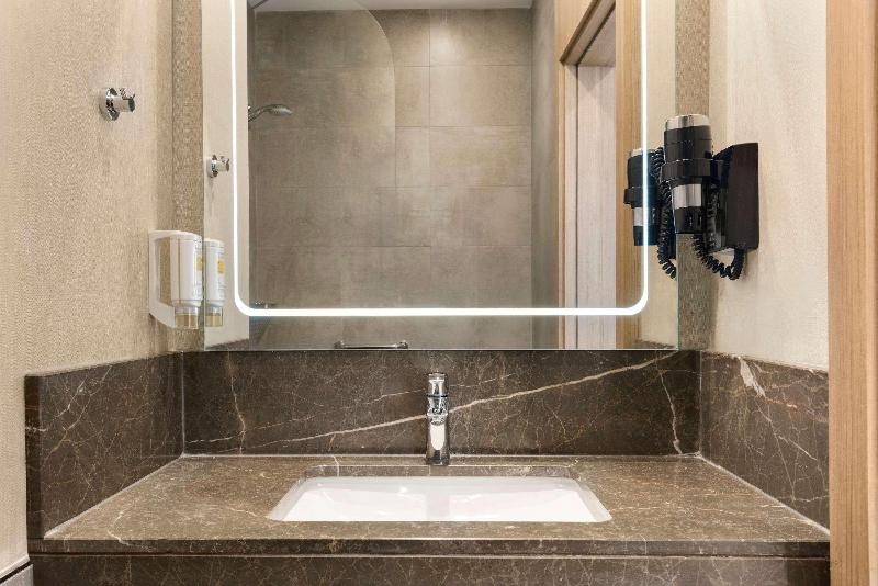Ramada Encore By Wyndham Eskisehir - Oda