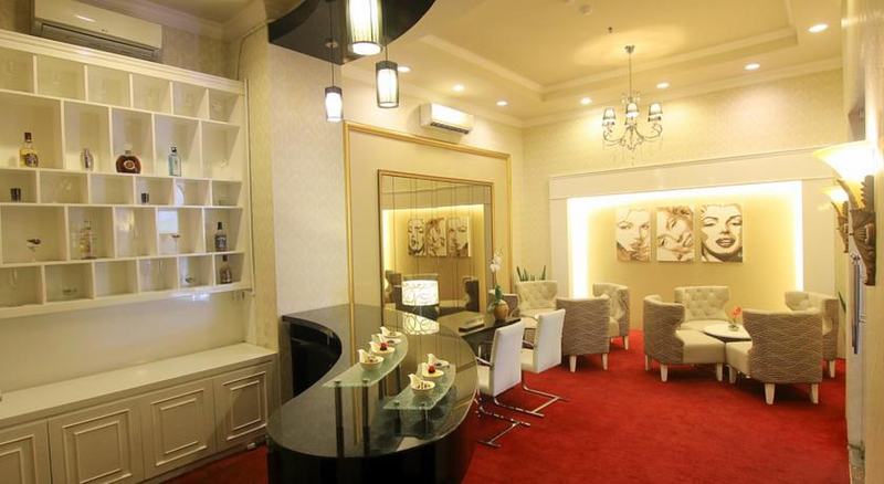 Grand Darmo Suite Hotel - Lobi